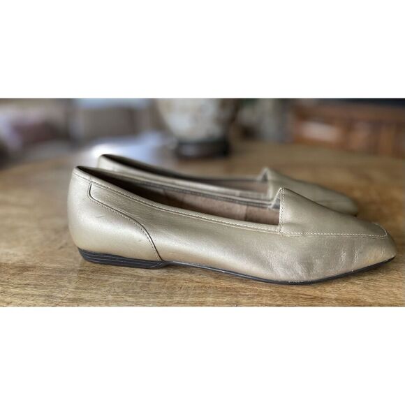 Capezio "Jenny" Gold  Genuine Leather Classic Loafers Flats  For Women Size 8.5 - Picture 3 of 11